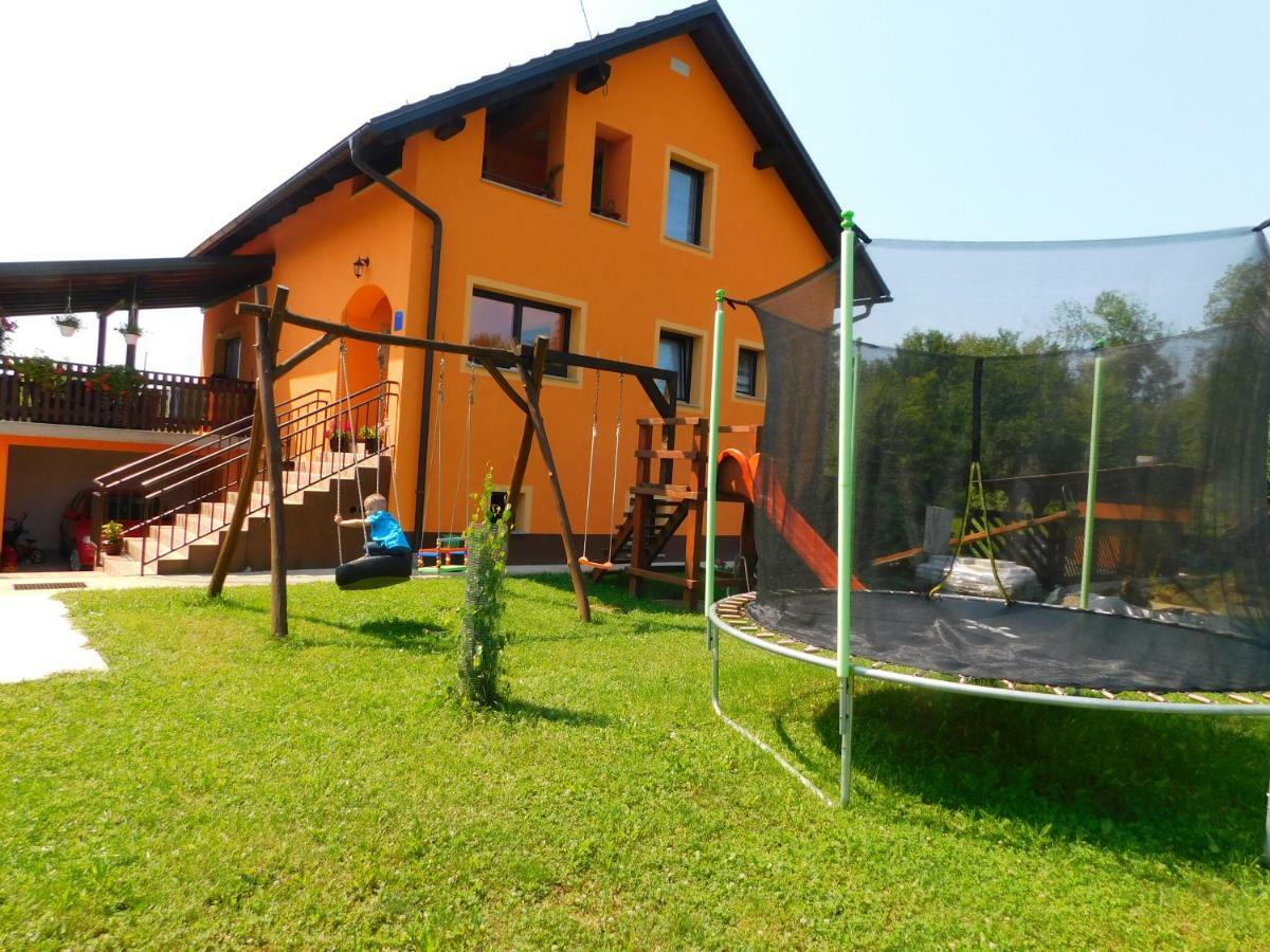 Apartment Petrovic Слуни Экстерьер фото